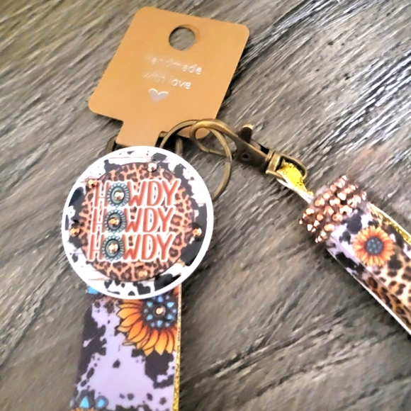 Howdy Key Fob Wristlet 🎉2/$30🎉 - Picture 2 of 4